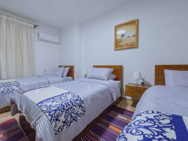 Deluxe Triple Room with Pyramids View